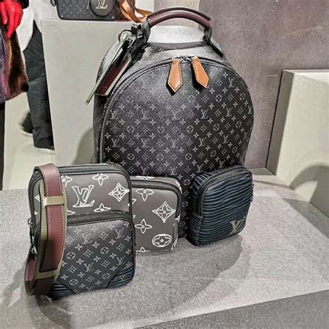 louis vuitton backpack unisex